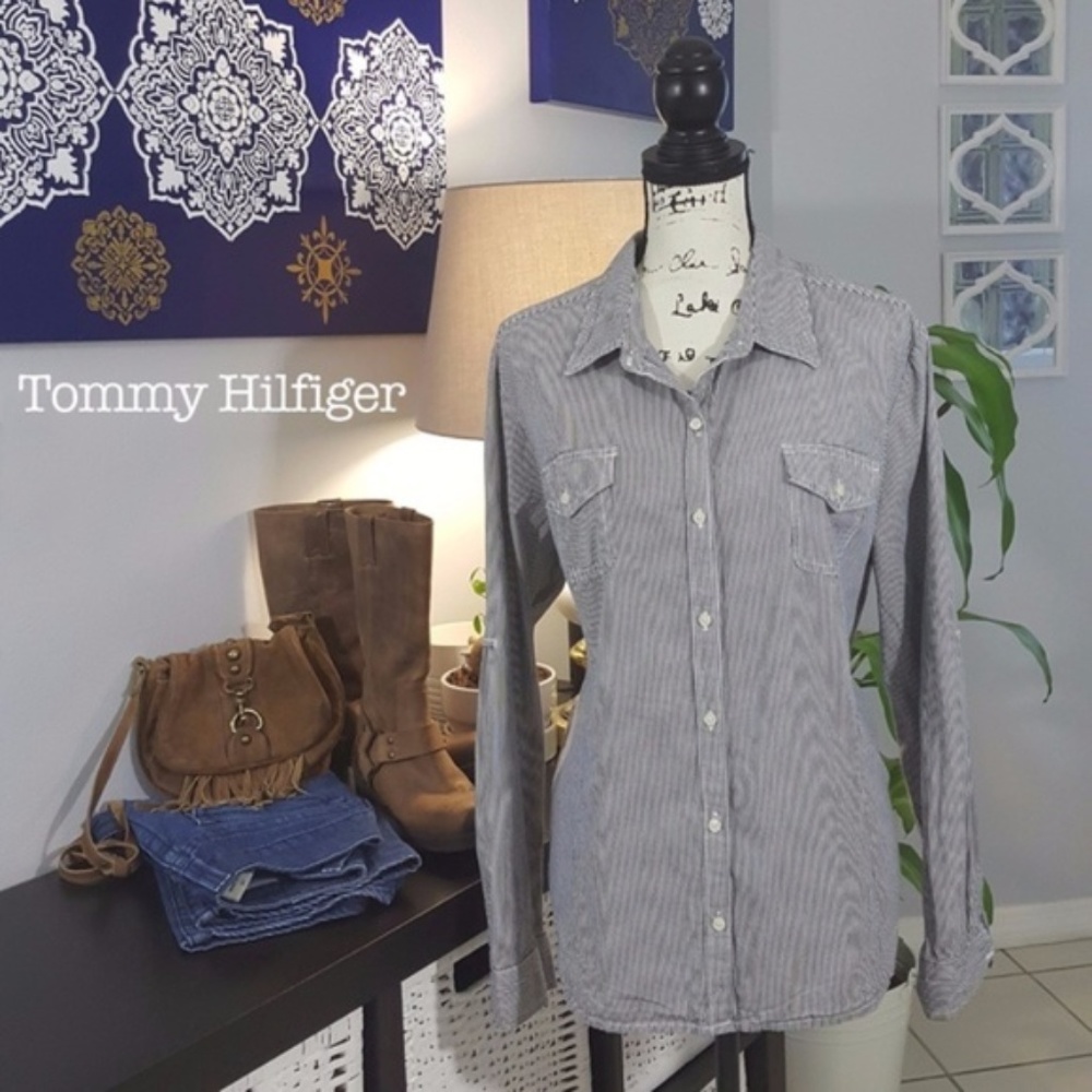 MOVING SALE! Tommy Hilfiger shirt Petite XXL